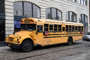 てんかんのある子どもを学校で見守るシステムはどのように機能する？