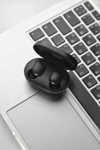 てんかん発作後の静養に最適なイヤホンはノイキャンで決まり？